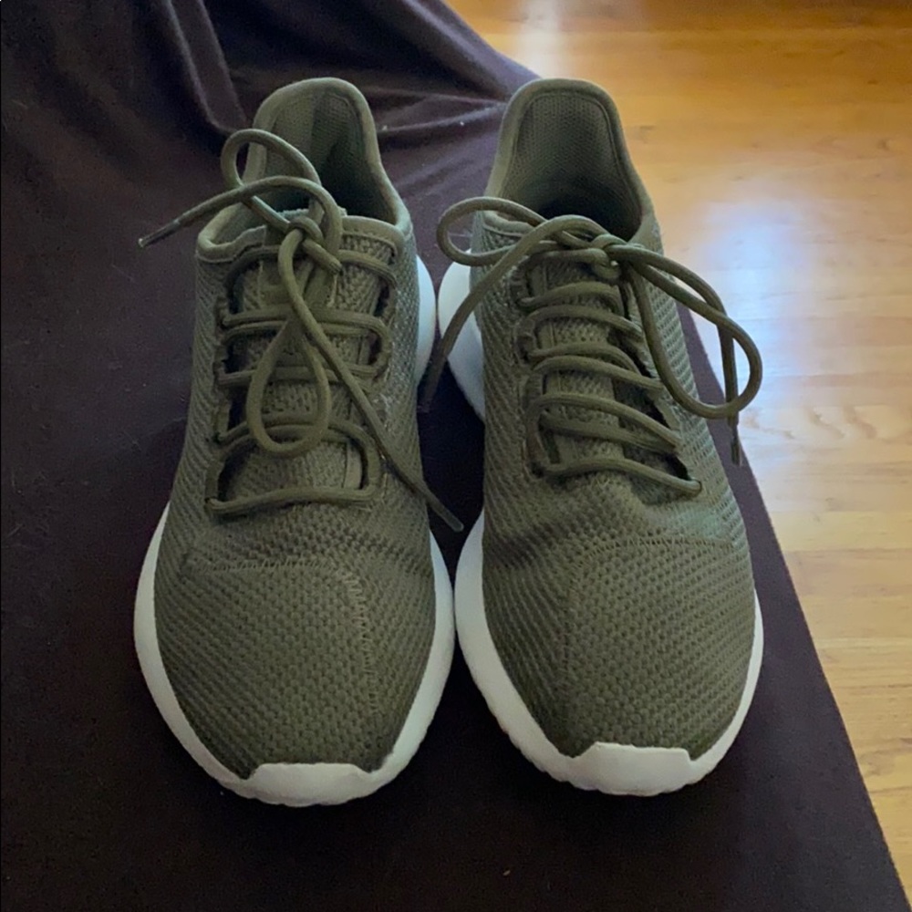 Women’s Adidas shoes. Size 6.
